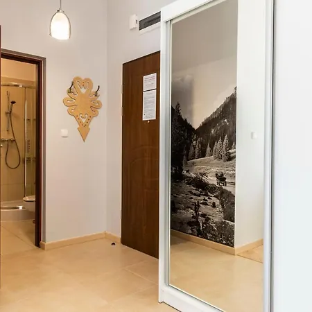 Udanypobyt Z Basenem Apartment