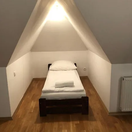 Udanypobyt Z Basenem Apartment