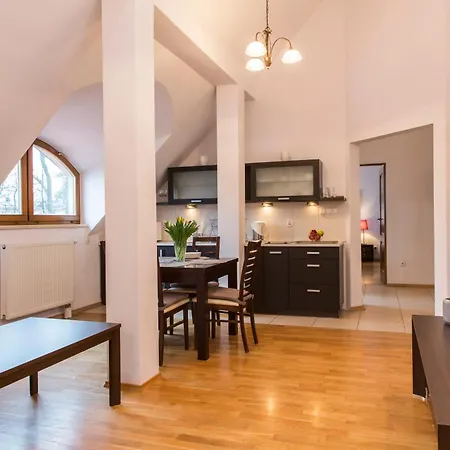 Udanypobyt Z Basenem Apartment