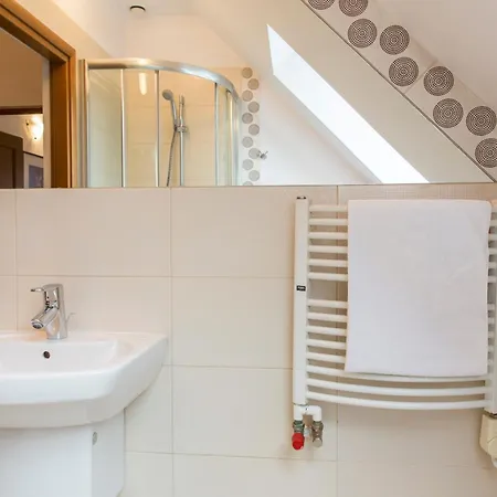 Udanypobyt Z Basenem Apartment